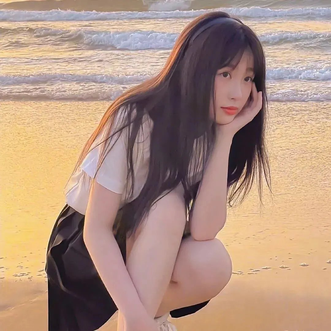 色肉毒蝎女