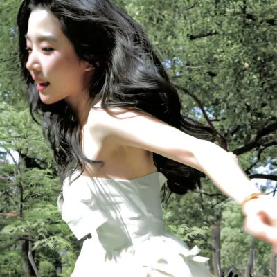 照片的她
